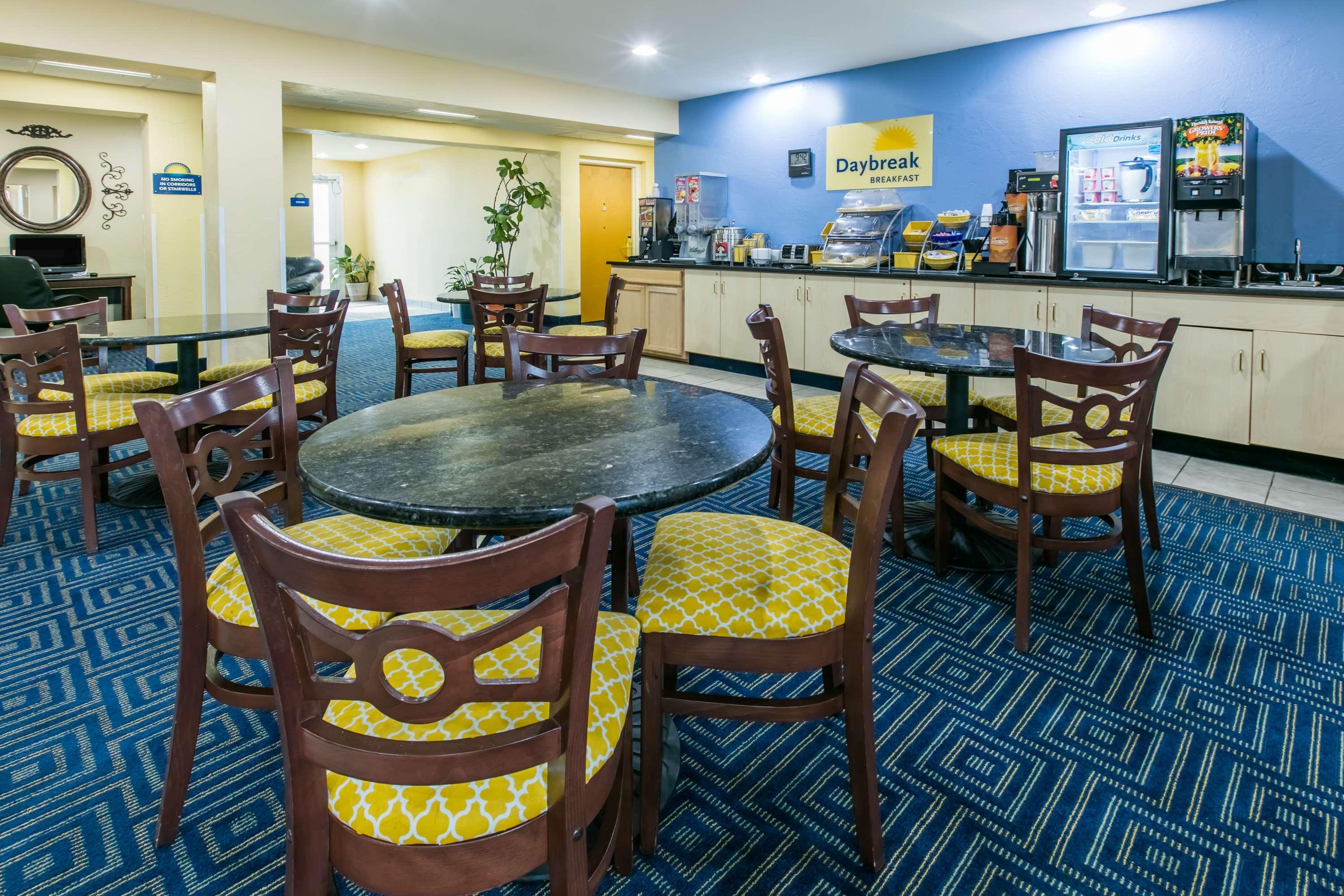 Days Inn Pryor Creek Exteriér fotografie