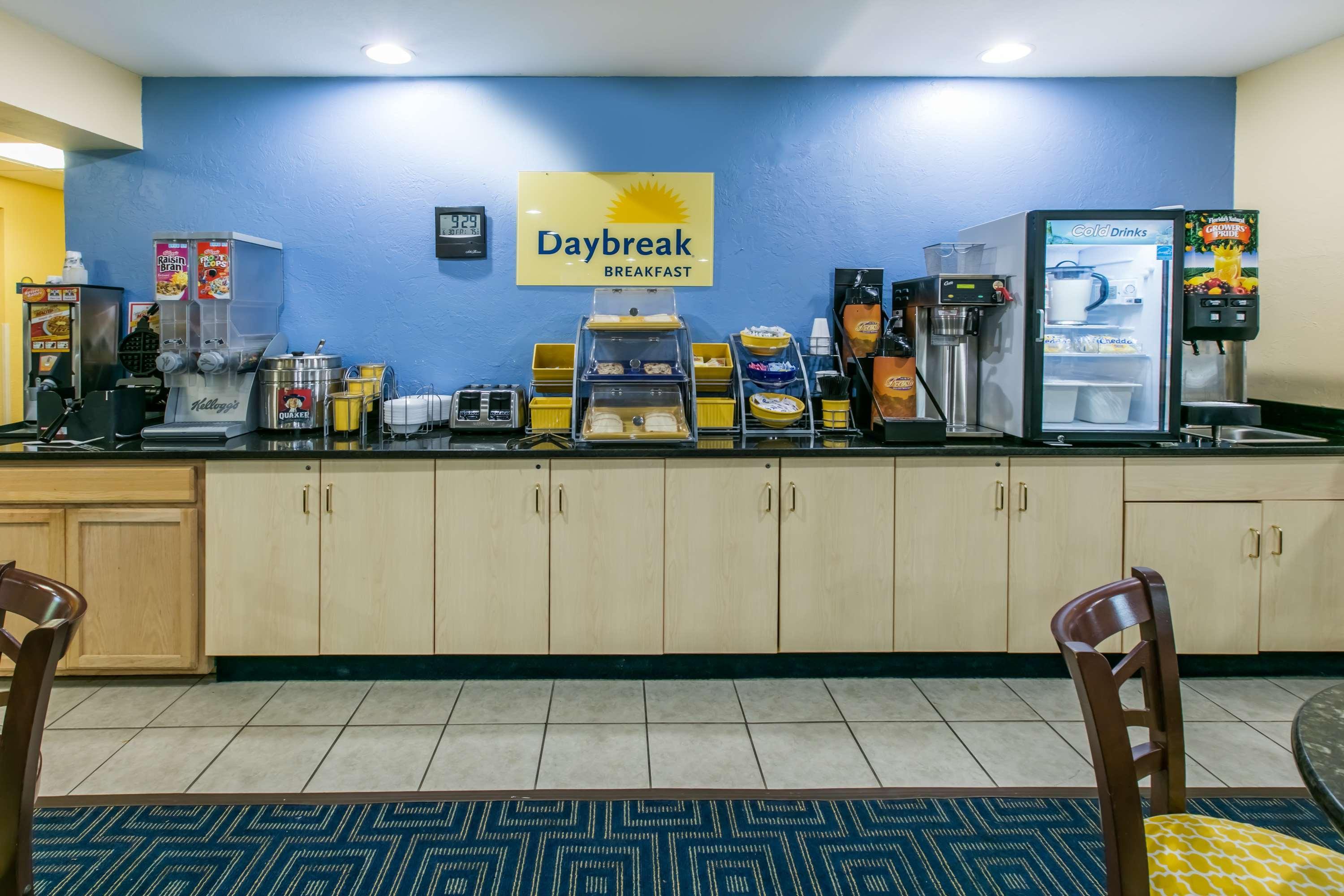 Days Inn Pryor Creek Exteriér fotografie
